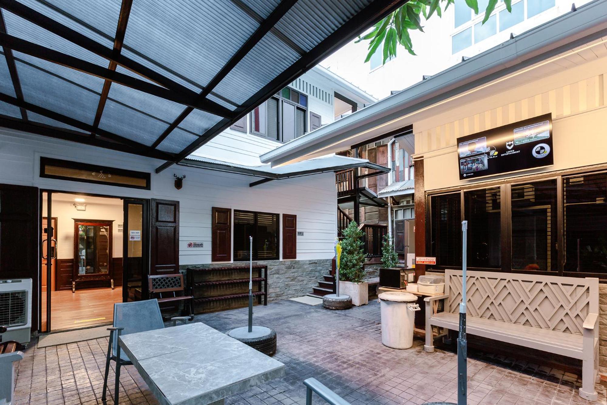 Diff Hostel Bangkok Exteriör bild